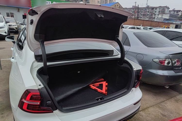 Used Volvo S60 2026 Model B4 Zhiyi Luxury Edition Trunk