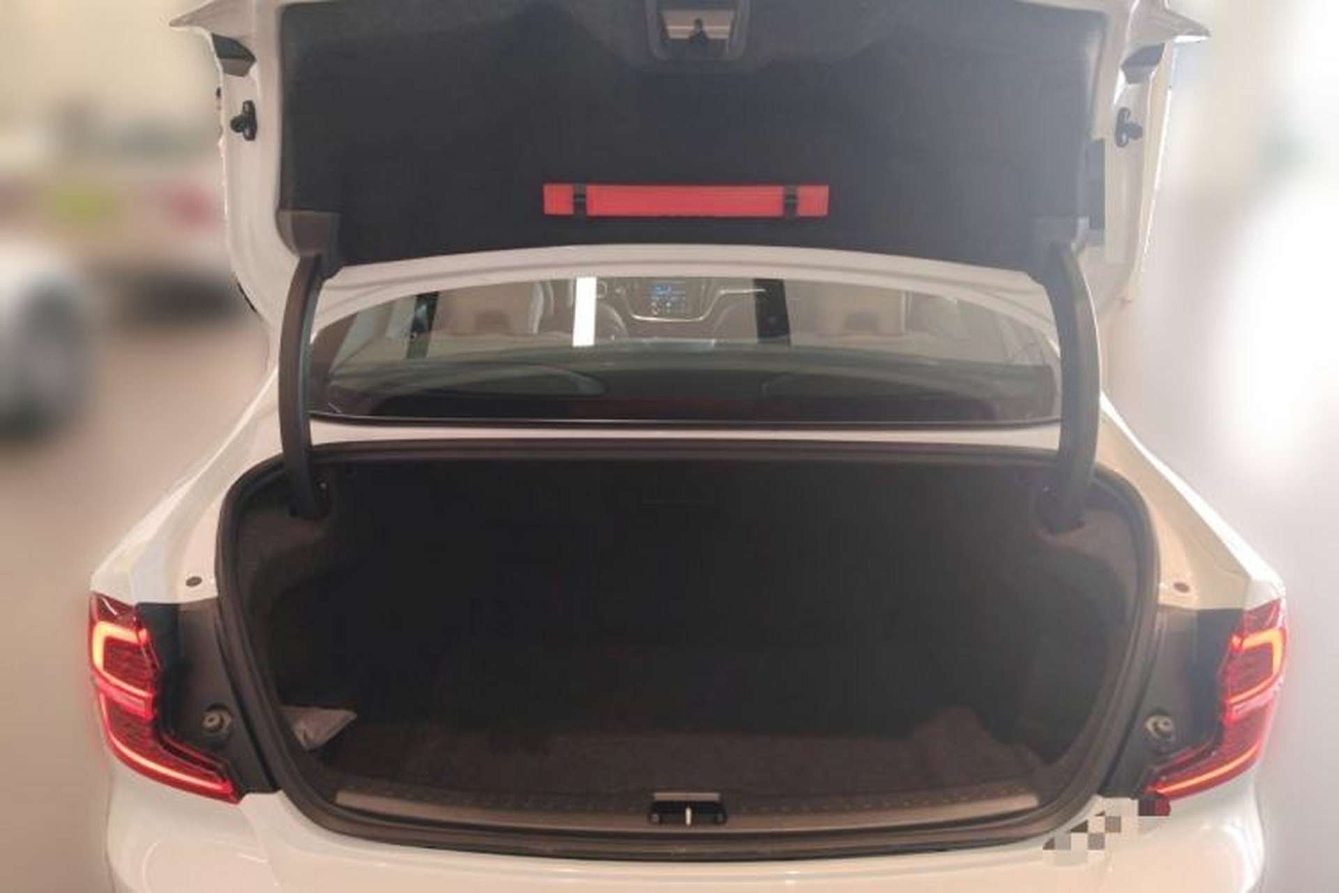 Used Volvo S60 2026 Model B4 Zhiyi Luxury Edition Trunk