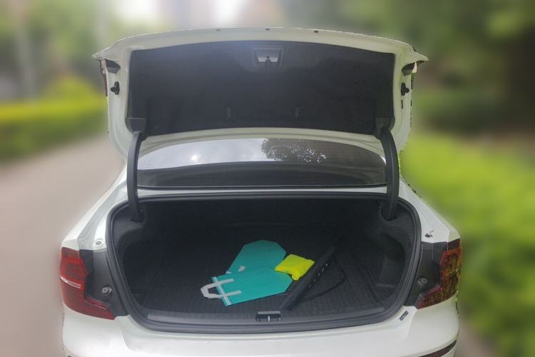 Used Volvo S60 2026 Model B4 Zhiyi Luxury Edition Trunk