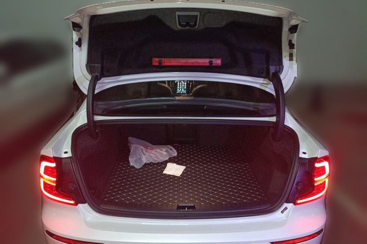 Used Volvo S60 2026 Model B4 Zhiyi Luxury Edition Trunk