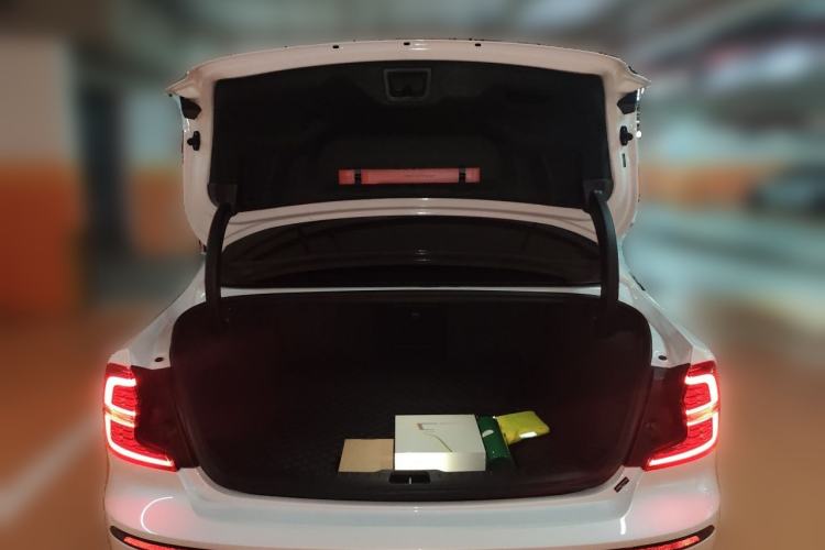 Used Volvo S60 2026 Model B4 Zhiyi Luxury Edition Trunk