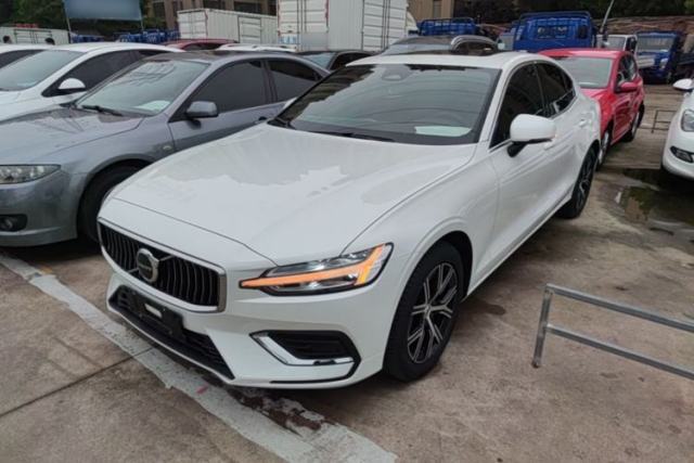 Used Volvo S60 2026 Model B4 Zhiyi Luxury Edition