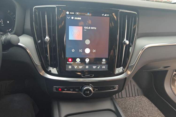 Used Volvo S60 2026 Model B4 Zhiyi Luxury Edition Audio And AC Panel