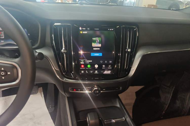 Used Volvo S60 2026 Model B4 Zhiyi Luxury Edition Audio And AC Panel