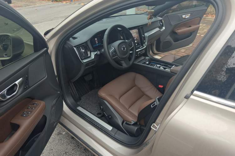 Used Volvo S60 2026 Model B4 Zhiyi Luxury Edition Driver Seat