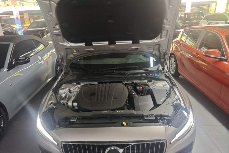 Used Volvo S60 2026 Model B4 Zhiyi Luxury Edition Engine Bay