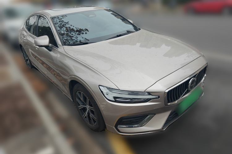 Used Volvo S60 2026 Model B4 Zhiyi Luxury Edition Front Right 45 Deg