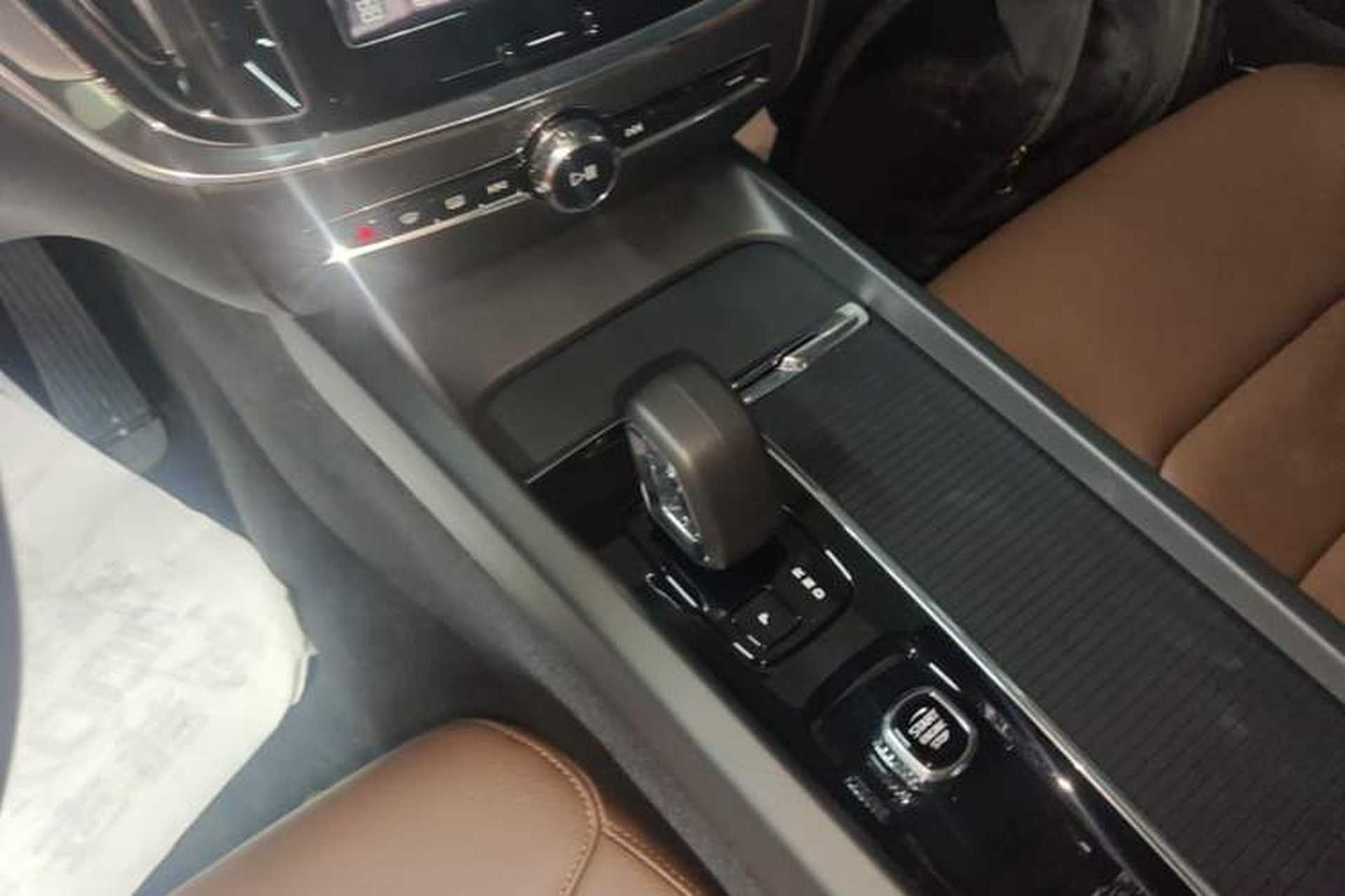 Used Volvo S60 2026 Model B4 Zhiyi Luxury Edition Gear Lever