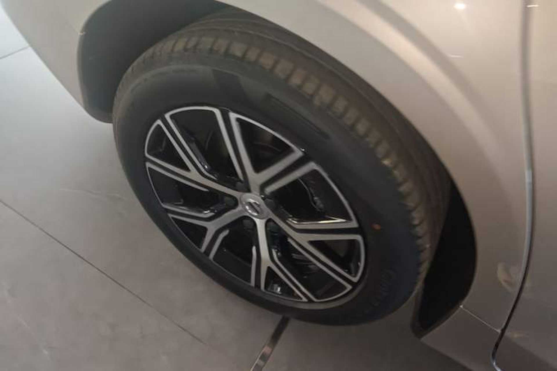 Used Volvo S60 2026 Model B4 Zhiyi Luxury Edition Right Rear Wheel Hub
