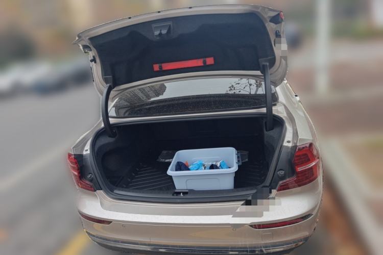 Used Volvo S60 2026 Model B4 Zhiyi Luxury Edition Trunk