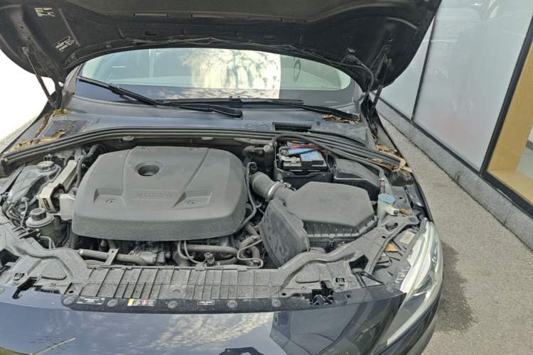 Used Volvo S60 New Energy 2015 S60L E-Drive Hybrid T6 Smart Edition Engine Bay Left
