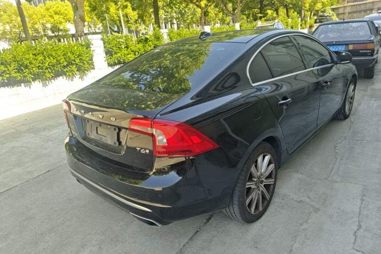 Used Volvo S60 New Energy 2015 S60L E-Drive Hybrid T6 Smart Drive Edition Rear Right 45 Deg