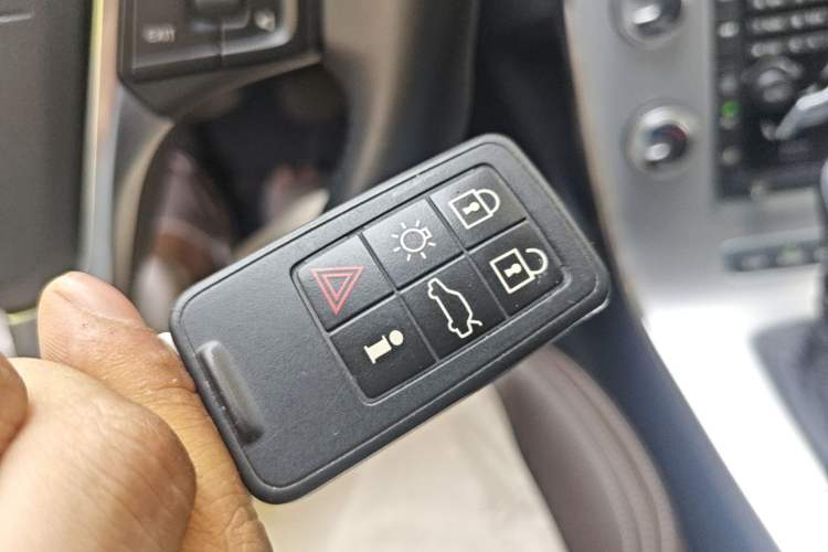 Used Volvo S60 New Energy 2015 S60L E-Drive Hybrid T6 Smart Drive Edition Vehicle Key