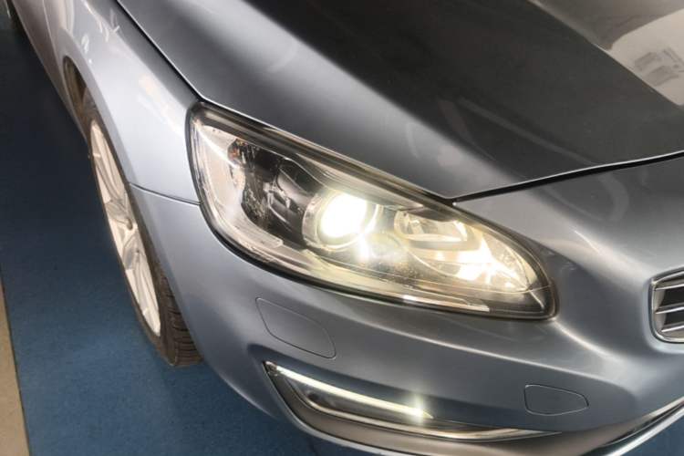 Used Volvo S60 New Energy 2015 S60L E-Drive Hybrid T6 Smart Drive Edition Right Front Headlight