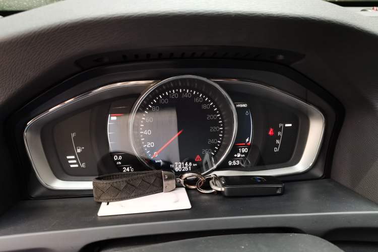 Used Volvo S60 New Energy 2015 S60L E-Drive Hybrid T6 Smart Drive Edition Instrument Cluster