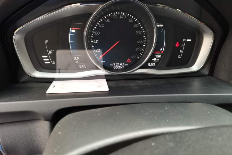 Used Volvo S60 New Energy 2015 S60L E-Drive Hybrid T6 Smart Drive Edition Odometer Close Up