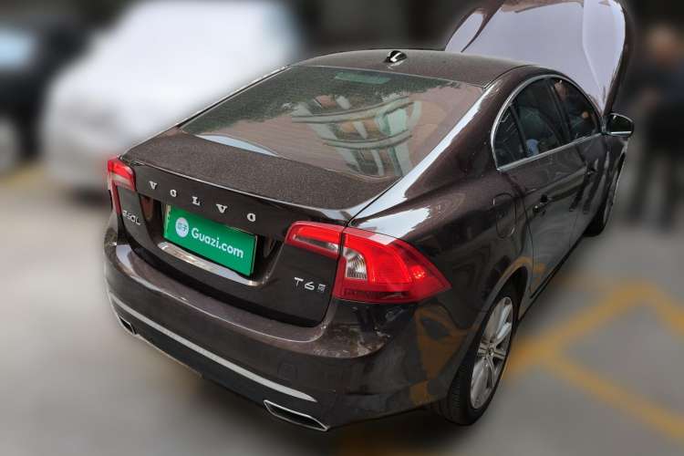 Used Volvo S60 New Energy 2015 S60L E-Drive Hybrid T6 Smart Drive Edition Rear Right 45 Deg