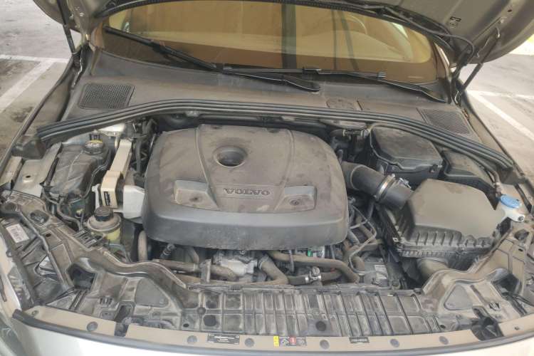Used Volvo S60 New Energy 2015 S60L E-Drive Hybrid T6 Smart Drive Edition Engine Bay