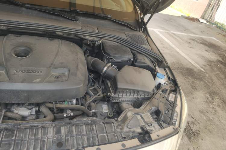 Used Volvo S60 New Energy 2015 S60L E-Drive Hybrid T6 Smart Drive Edition Engine Bay Left