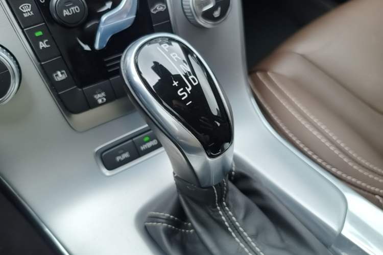 Used Volvo S60 New Energy 2015 S60L E-Drive Hybrid T6 Smart Drive Edition Gear Lever