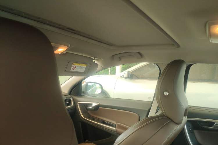 Used Volvo S60 New Energy 2015 S60L E-Drive Hybrid T6 Smart Drive Edition Headliner