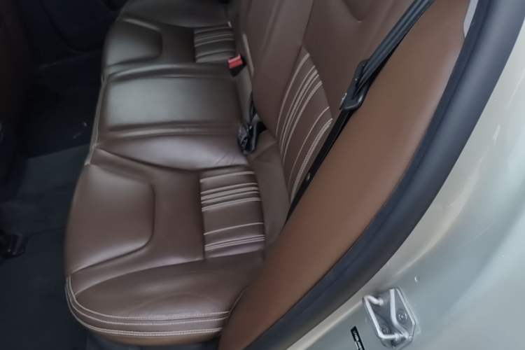 Used Volvo S60 New Energy 2015 S60L E-Drive Hybrid T6 Smart Drive Edition Left Rear Seat