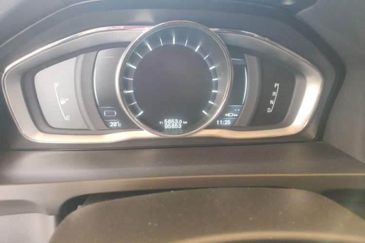 Used Volvo S60 New Energy 2015 S60L E-Drive Hybrid T6 Smart Drive Edition Odometer Close Up