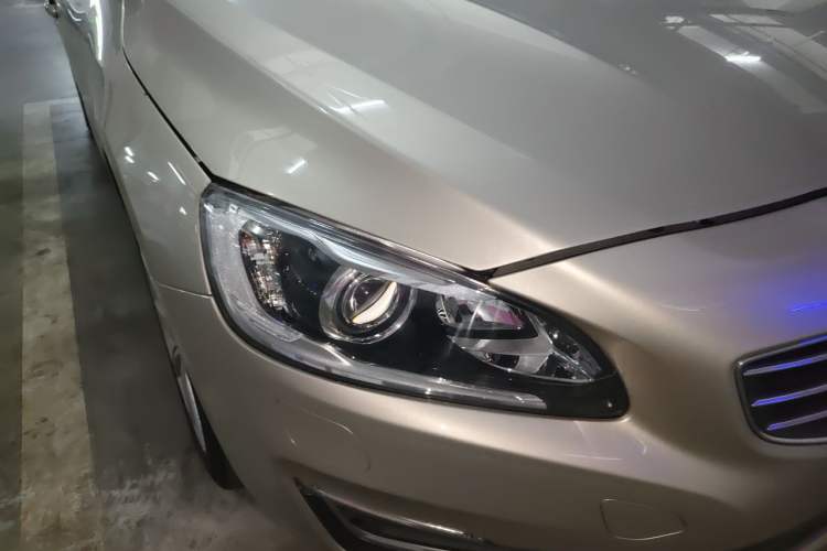 Used Volvo S60 New Energy 2015 S60L E-Drive Hybrid T6 Smart Drive Edition Right Front Headlight