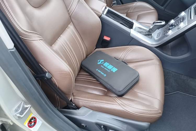 Used Volvo S60 New Energy 2015 S60L E-Drive Hybrid T6 Smart Drive Edition Right Front Seat