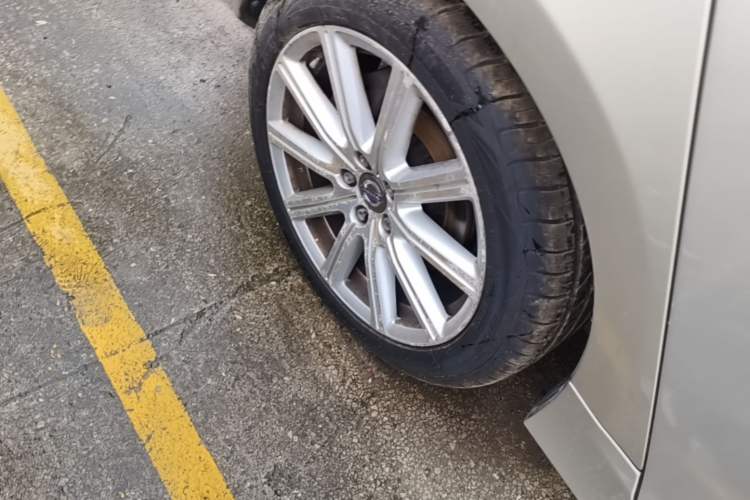 Used Volvo S60 New Energy 2015 S60L E-Drive Hybrid T6 Smart Drive Edition Right Rear Wheel Hub