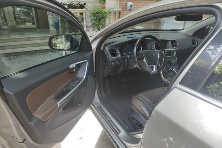 Used Volvo S60 New Energy 2015 S60L E-Drive Hybrid T6 Smart Drive Edition Driver Seat