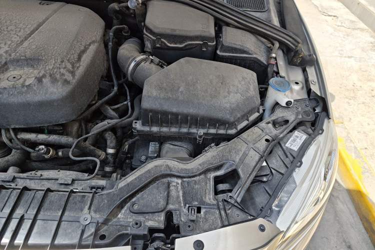 Used Volvo S60 New Energy 2015 S60L E-Drive Hybrid T6 Smart Drive Edition Engine Bay Left