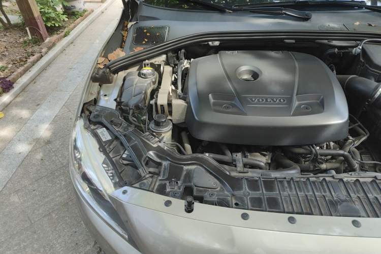 Used Volvo S60 New Energy 2015 S60L E-Drive Hybrid T6 Smart Drive Edition Engine Bay Right