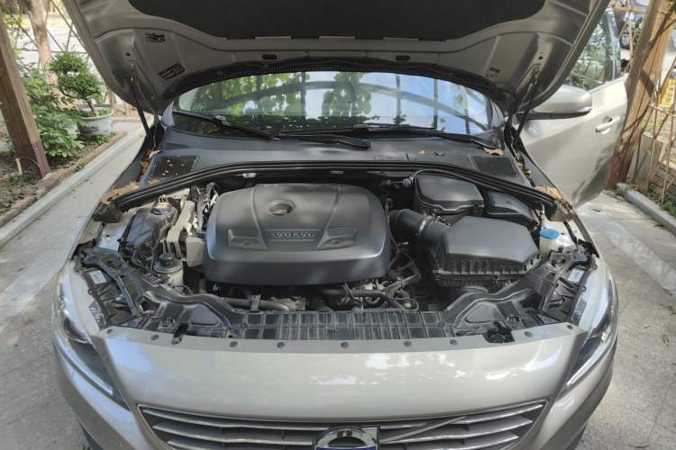 Used Volvo S60 New Energy 2015 S60L E-Drive Hybrid T6 Smart Drive Edition Engine Bay