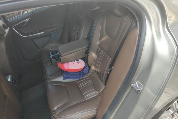 Used Volvo S60 New Energy 2015 S60L E-Drive Hybrid T6 Smart Drive Edition Left Rear Seat