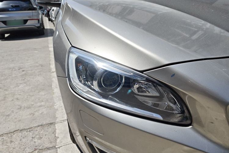Used Volvo S60 New Energy 2015 S60L E-Drive Hybrid T6 Smart Drive Edition Right Front Headlight