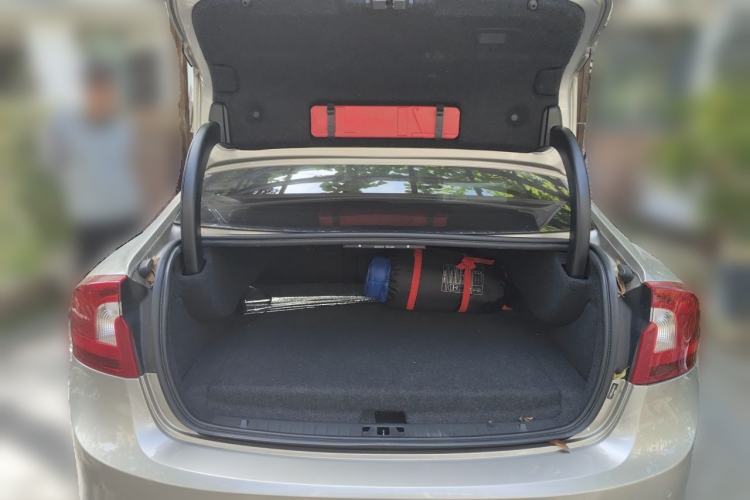 Used Volvo S60 New Energy 2015 S60L E-Drive Hybrid T6 Smart Drive Edition Trunk