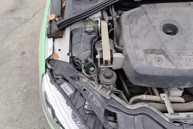 Used Volvo S60 New Energy 2015 S60L E-Drive Hybrid T6 Smart Drive Edition Engine Bay Right