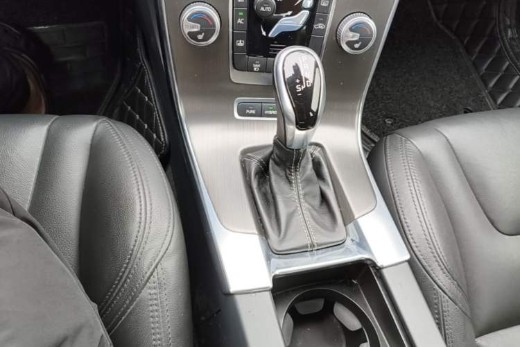Used Volvo S60 New Energy 2015 S60L E-Drive Hybrid T6 Smart Drive Edition Gear Lever