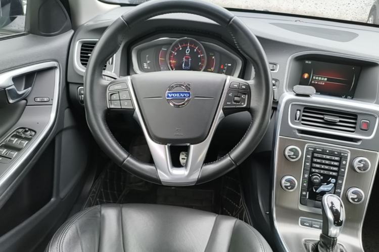 Used Volvo S60 New Energy 2015 S60L E-Drive Hybrid T6 Smart Drive Edition Steering Wheel