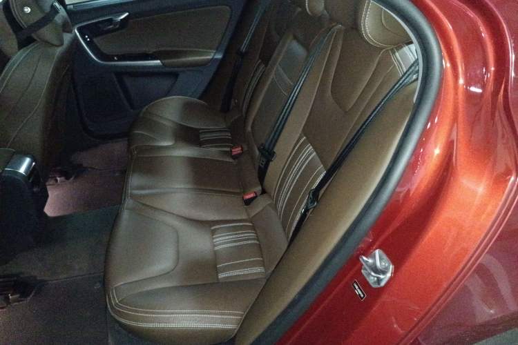Used Volvo S60 New Energy 2015 S60L E-Drive Hybrid T6 Smart Drive Edition Left Rear Seat