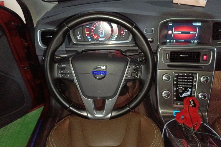 Used Volvo S60 New Energy 2015 S60L E-Drive Hybrid T6 Smart Drive Edition Steering Wheel