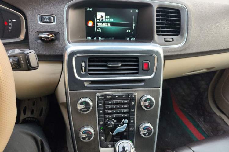 Used Volvo S60 New Energy 2015 S60L E-Drive Hybrid T6 Smart Drive Edition Audio And AC Panel