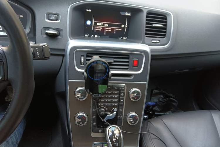 Used Volvo S60 New Energy 2015 S60L E-Drive Hybrid T6 Smart Drive Edition Audio And AC Panel