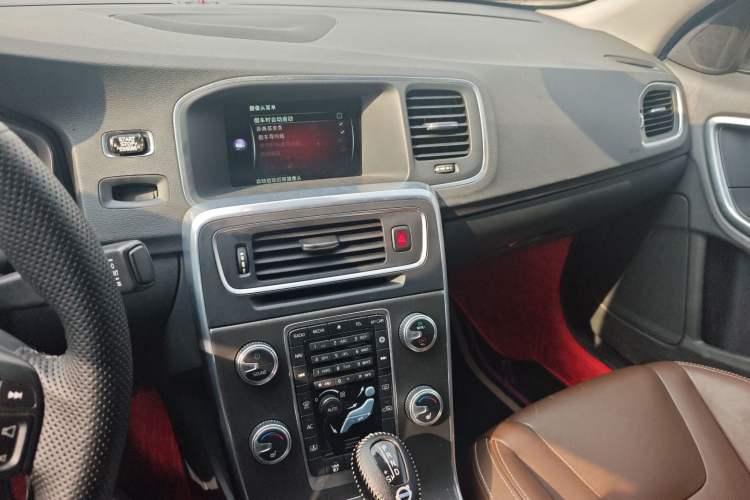 Used Volvo S60 New Energy 2015 S60L E-Drive Hybrid T6 Smart Drive Edition Audio And AC Panel
