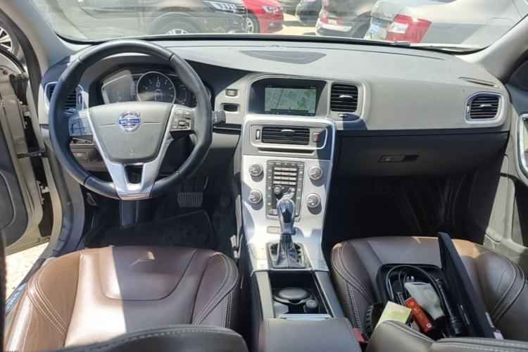 Used Volvo S60 New Energy 2015 S60L E-Drive Hybrid T6 Smart Drive Edition Center Console