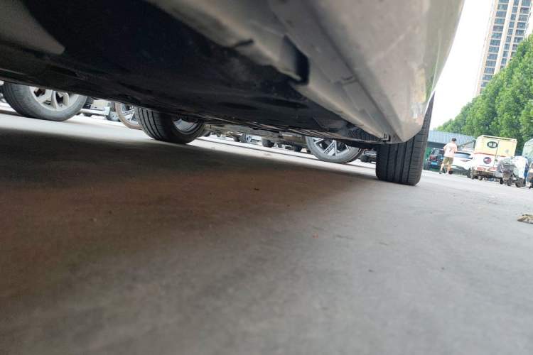 Used Volvo S60 New Energy 2015 S60L E-Drive Hybrid T6 Smart Drive Edition Chassis Front Left