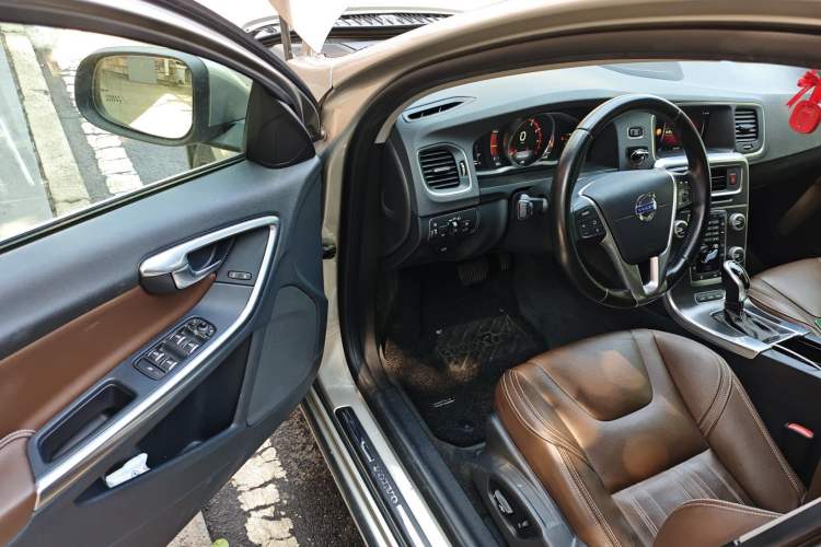 Used Volvo S60 New Energy 2015 S60L E-Drive Hybrid T6 Smart Drive Edition Driver Seat