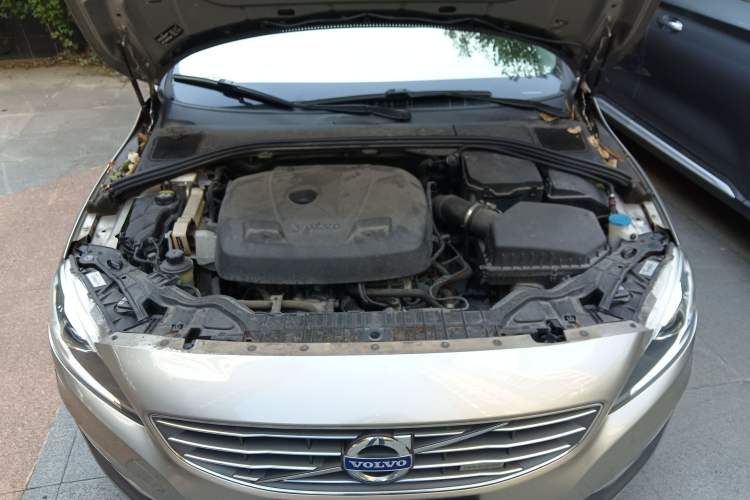 Used Volvo S60 New Energy 2015 S60L E-Drive Hybrid T6 Smart Drive Edition Engine Bay