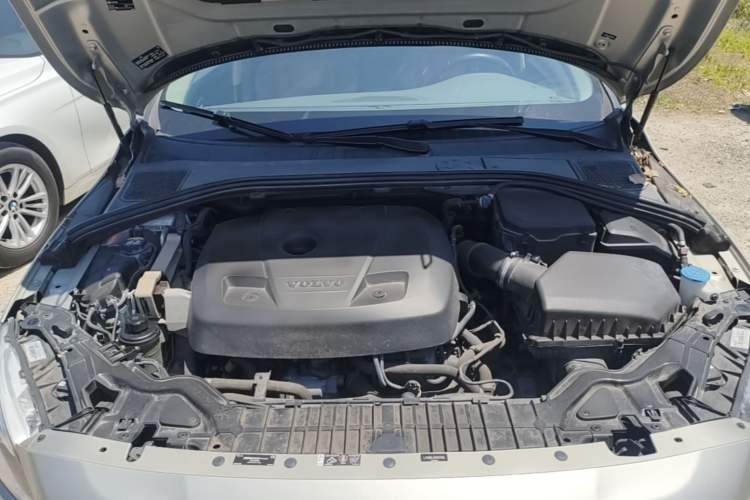 Used Volvo S60 New Energy 2015 S60L E-Drive Hybrid T6 Smart Drive Edition Engine Bay